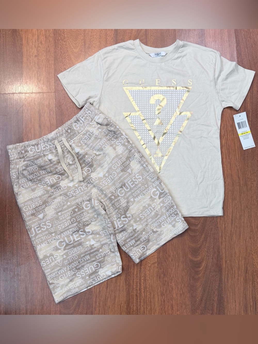 GUESS Boys 2-Piece T-Shirt & Shorts Set Tan/Gold Size M 10/12
NWT